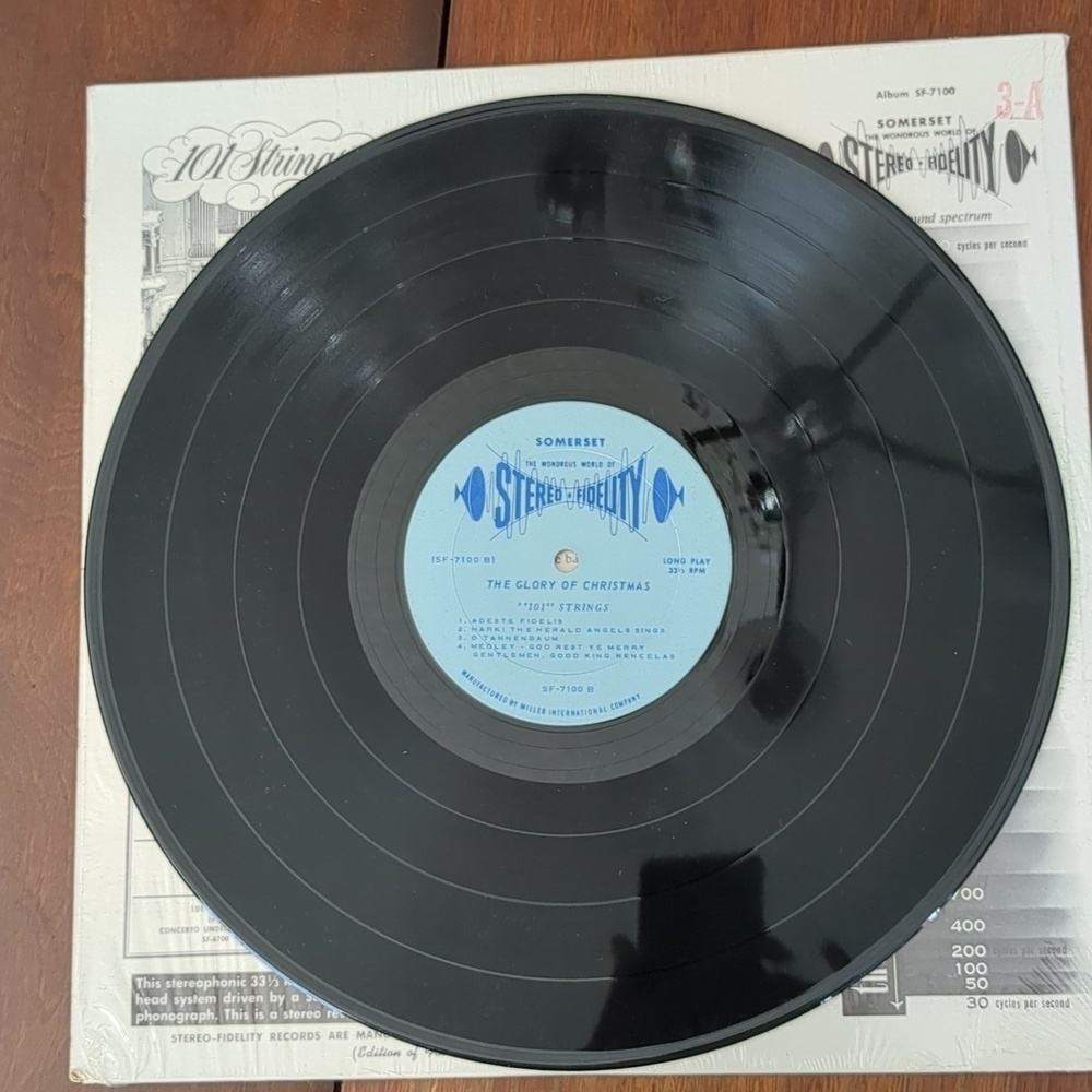 101 Strings Christmas Moods Vinyl Record With Green Cover - Picture 3 of 6